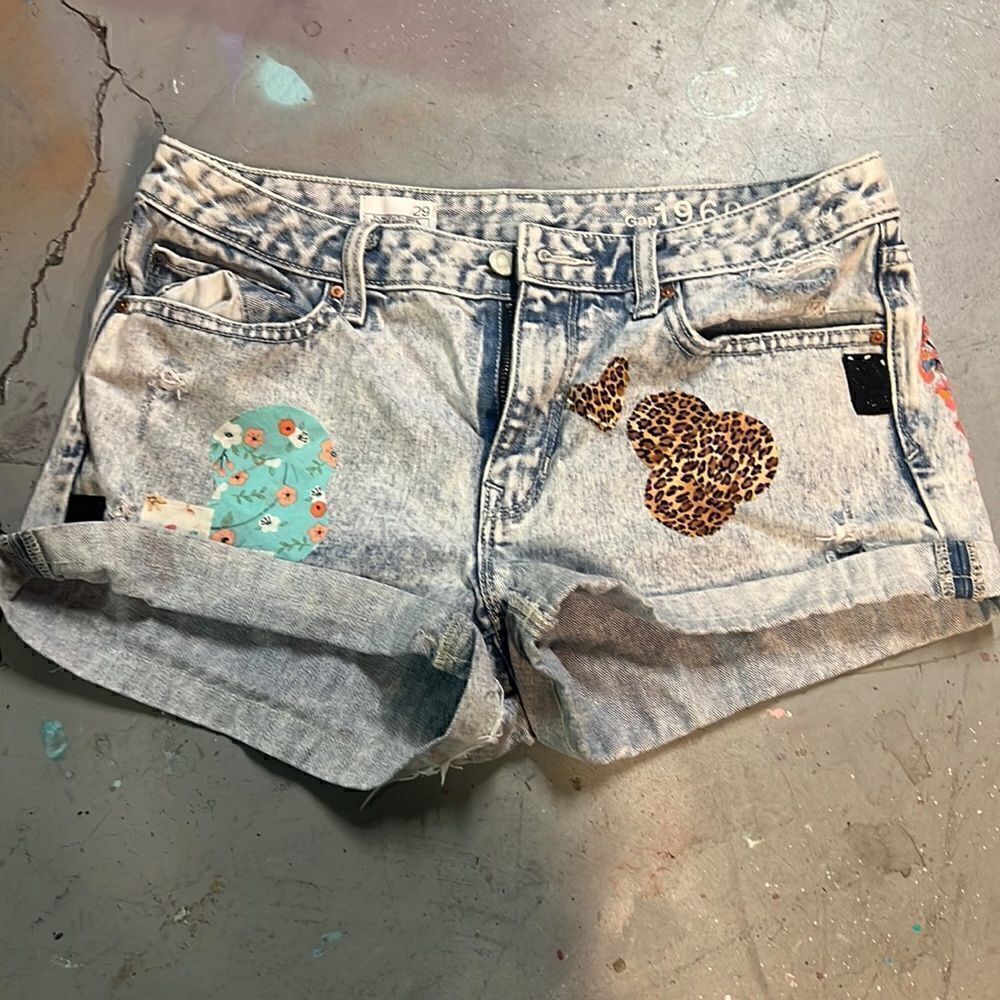 Size 29 Custom Handpainted GAP Patchwork Denim Shorts - Picture 2 of 4